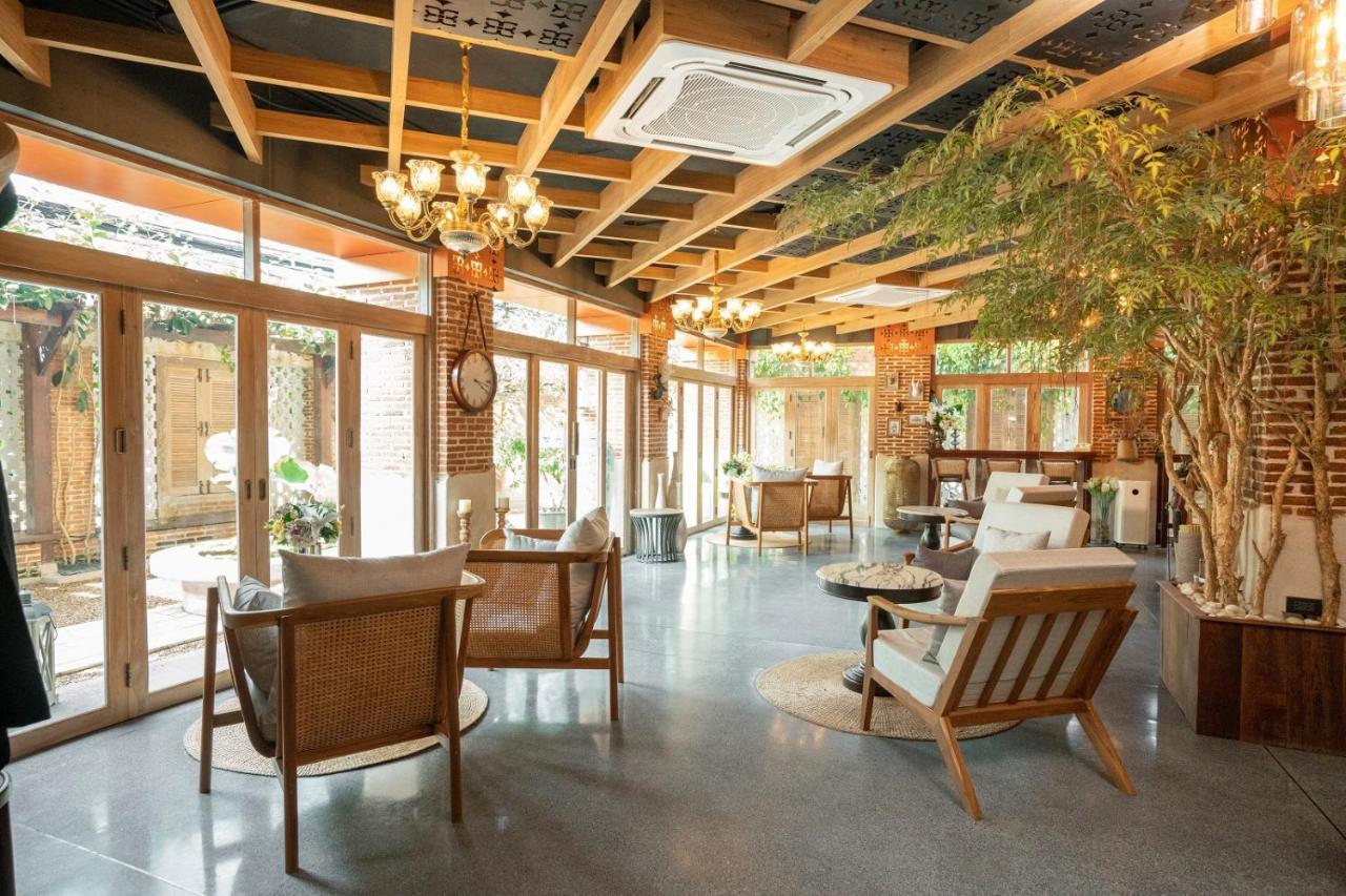 Sanae' Oldtown Hotel Chiang Mai Luaran gambar