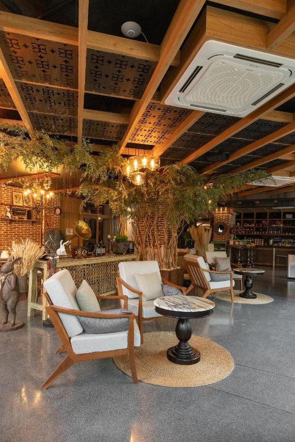 Sanae' Oldtown Hotel Chiang Mai Luaran gambar
